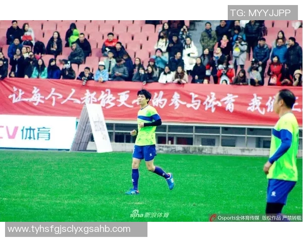 寻找足球明星卡片的英文表达与收藏技巧分享